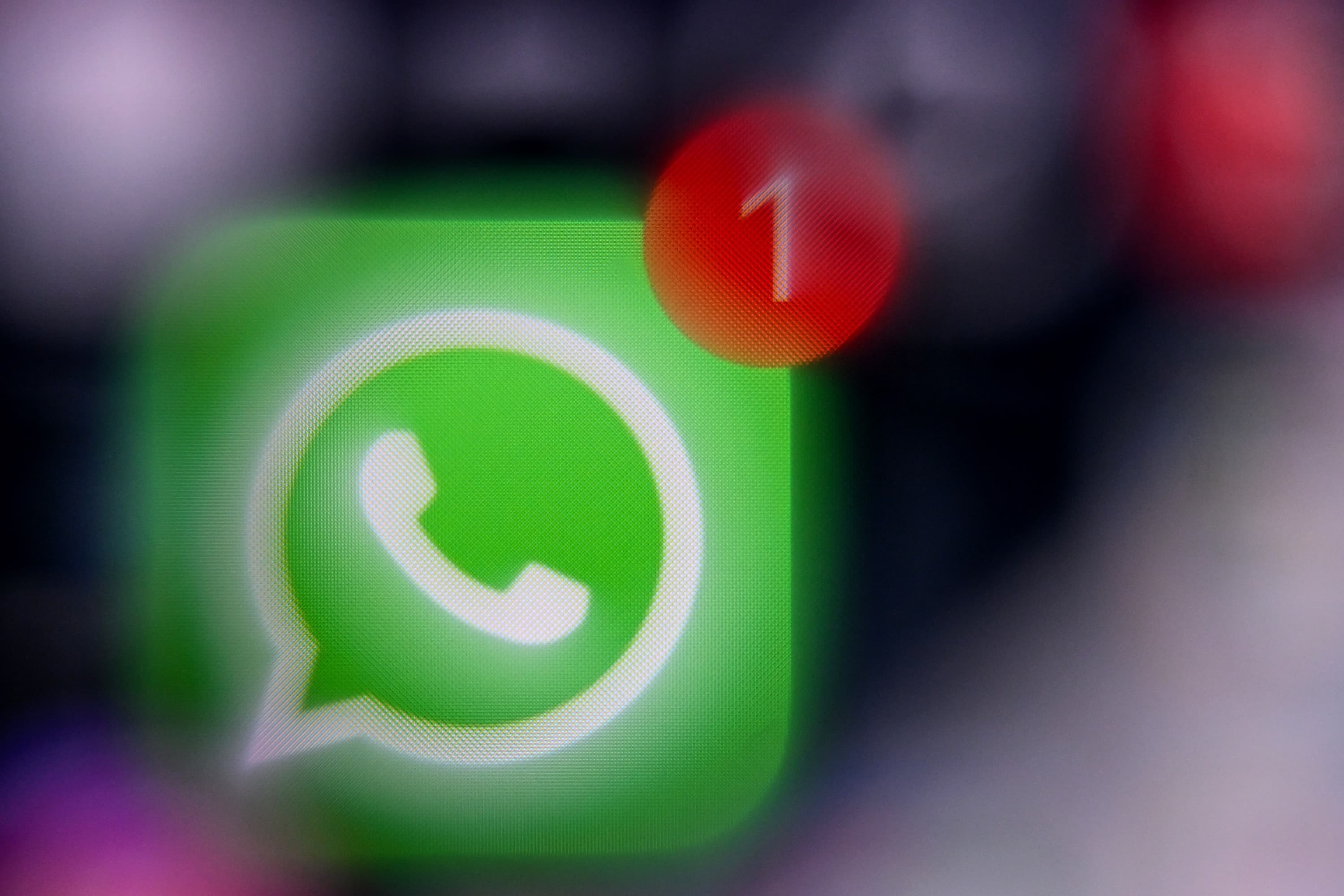 WhatsApp Notifies Hundreds of Users Who Installed Government Spyware